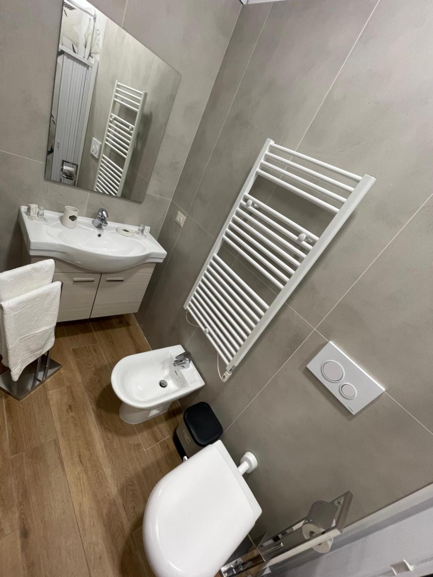 Le Mariancarve Central Apartments Crotone Exterior foto